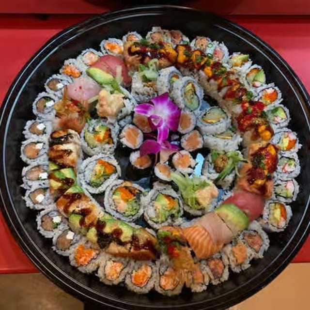 82 Pieces Blue Mountain Party Tray.